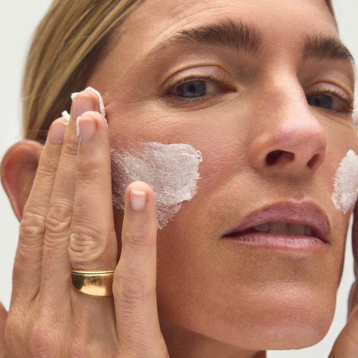 RODAN + FIELDS Redefine Daily Face Clay Cleanser | 125 mL