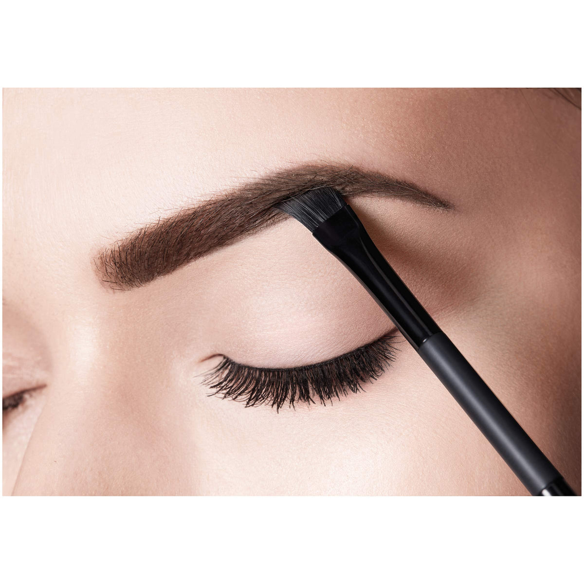 L'Oreal Paris Unbelieva-Brow Longwear Waterproof Tinted Brow Gel, Smudge-resistant, Transfer- Proof, Quick Drying, Easy and quick application with precise brush, Dark Brunette, 0.15 fl. oz.