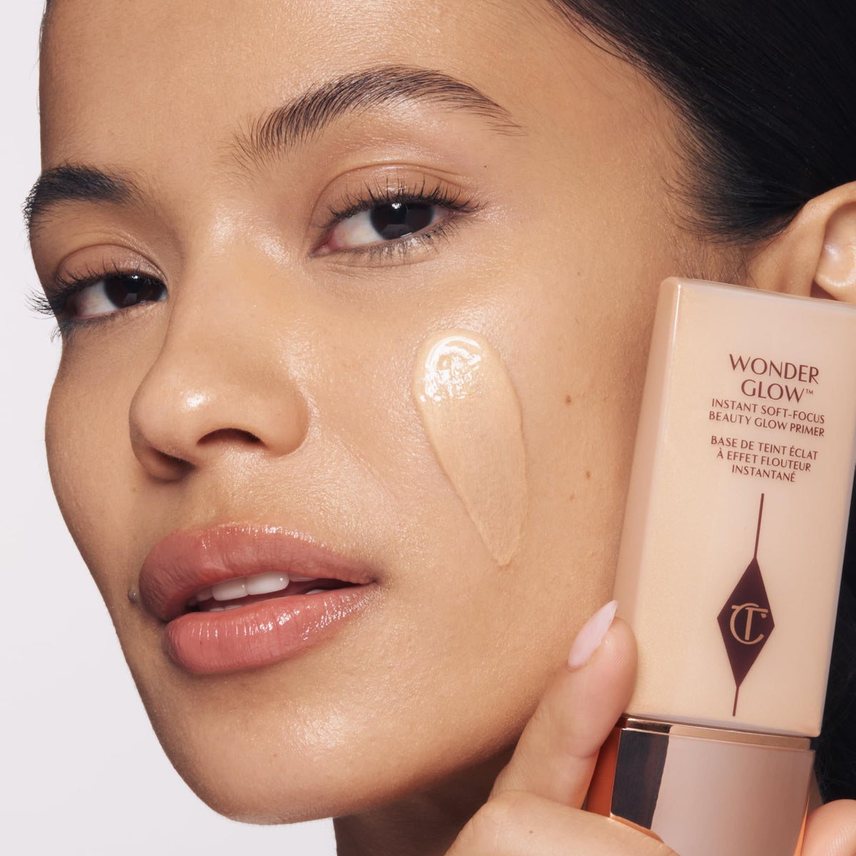 Charlotte Tilbury Wonderglow Face Primer - Blurring Makeup Primer