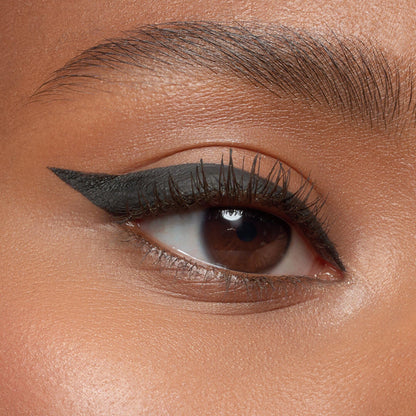 essence Dip Eyeliner Waterproof, 24H Liquid Liner (01 | Deep Black)
